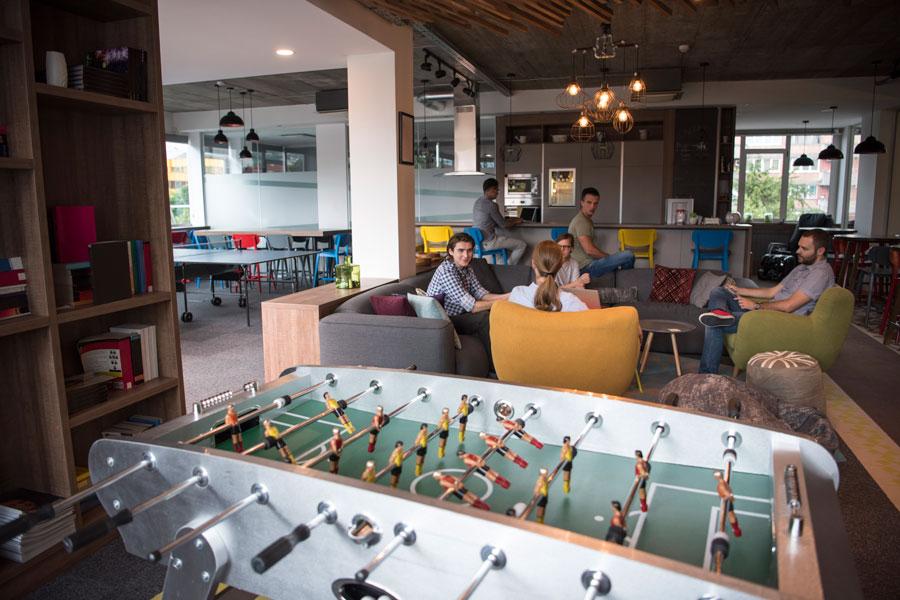 Team Building vs Team Recreation